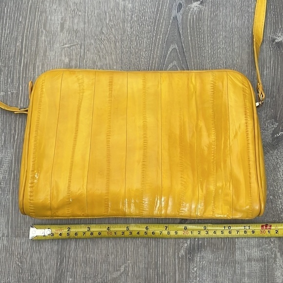 Yellow Purse - Picture 6 of 7
